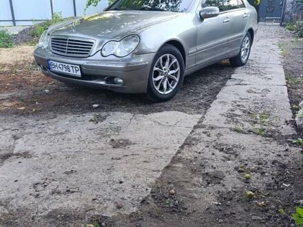 Серый Мерседес Ц-Класс, объемом двигателя 2.15 л и пробегом 400 тыс. км за 5300 $, фото 1 на Automoto.ua