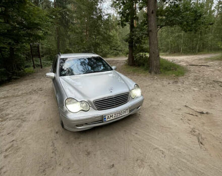 Серый Мерседес Ц-Класс, объемом двигателя 2.69 л и пробегом 470 тыс. км за 3700 $, фото 1 на Automoto.ua