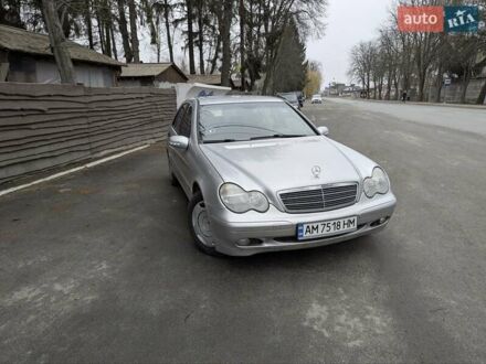 Мерседес Ц-Клас 2003 у Житомирі на Automoto.ua Сірий Мерседес Ц-Клас, об'ємом двигуна 2.2 л та пробігом 316 тис. км за 4950 $, фото 1 на Automoto.ua