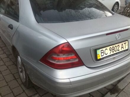 Сірий Мерседес Ц-Клас, об'ємом двигуна 2 л та пробігом 270 тис. км за 4500 $, фото 1 на Automoto.ua