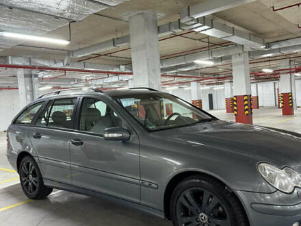 Мерседес Ц-Клас 2004 у Измаиле на Automoto.ua Сірий Мерседес Ц-Клас, об'ємом двигуна 2.15 л та пробігом 315 тис. км за 6800 $, фото 1 на Automoto.ua