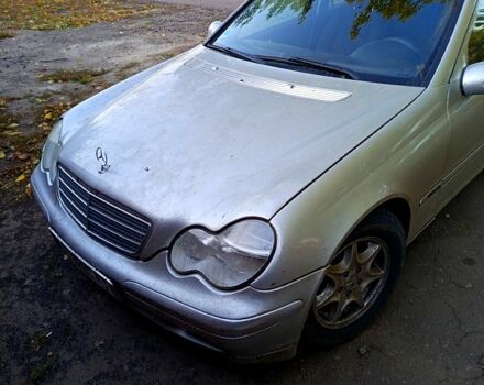 Серый Мерседес Ц-Класс, объемом двигателя 2.1 л и пробегом 270 тыс. км за 5000 $, фото 1 на Automoto.ua