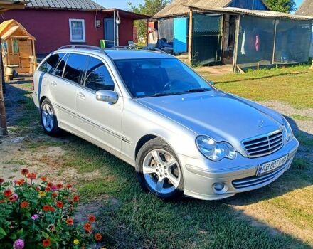 Сірий Мерседес Ц-Клас, об'ємом двигуна 2.7 л та пробігом 360 тис. км за 6450 $, фото 1 на Automoto.ua