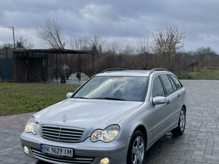 Серый Мерседес Ц-Класс, объемом двигателя 1.8 л и пробегом 249 тыс. км за 5500 $, фото 1 на Automoto.ua