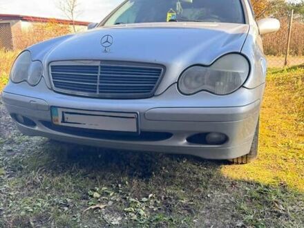 Серый Мерседес Ц-Класс, объемом двигателя 2.2 л и пробегом 287 тыс. км за 5099 $, фото 1 на Automoto.ua