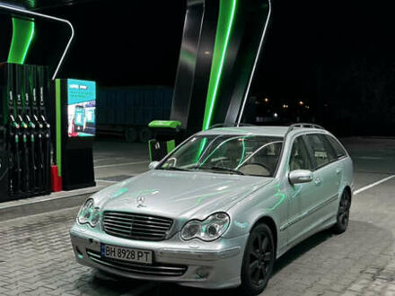 Серый Мерседес Ц-Класс, объемом двигателя 2.7 л и пробегом 300 тыс. км за 5300 $, фото 1 на Automoto.ua