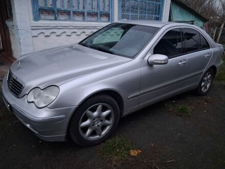 Сірий Мерседес Ц-Клас, об'ємом двигуна 2.7 л та пробігом 300 тис. км за 6800 $, фото 1 на Automoto.ua