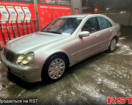 Серый Мерседес Ц-Класс, объемом двигателя 1.8 л и пробегом 330 тыс. км за 3700 $, фото 1 на Automoto.ua