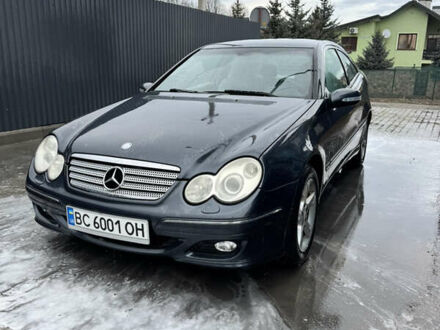 Мерседес Ц-Класс 2004 в Львове на Automoto.ua Серый Мерседес Ц-Класс, объемом двигателя 1.8 л и пробегом 190 тыс. км за 5300 $, фото 1 на Automoto.ua