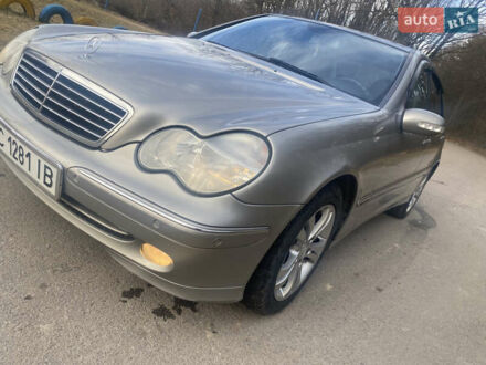 Мерседес Ц-Класс 2004 в Львове на Automoto.ua Серый Мерседес Ц-Класс, объемом двигателя 0 л и пробегом 274 тыс. км за 4100 $, фото 1 на Automoto.ua
