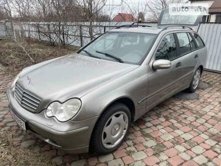 Мерседес Ц-Клас 2004 у Черкасах на Automoto.ua Сірий Мерседес Ц-Клас, об'ємом двигуна 1.8 л та пробігом 290 тис. км за 5400 $, фото 1 на Automoto.ua