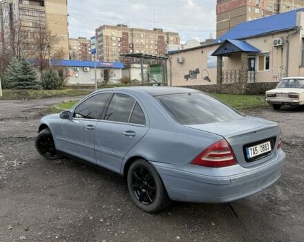 Сірий Мерседес Ц-Клас, об'ємом двигуна 3.2 л та пробігом 300 тис. км за 2300 $, фото 1 на Automoto.ua