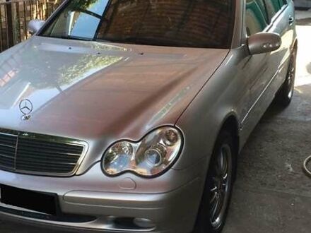 Мерседес Ц-Класс 2004 в Первомайск на Automoto.ua Серый Мерседес Ц-Класс, объемом двигателя 1.8 л и пробегом 185 тыс. км за 6999 $, фото 1 на Automoto.ua