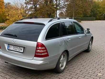 Серый Мерседес Ц-Класс, объемом двигателя 1.8 л и пробегом 320 тыс. км за 5750 $, фото 1 на Automoto.ua