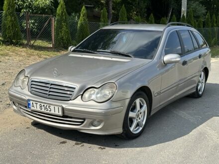 Мерседес Ц-Клас 2005 у Надворной на Automoto.ua Сірий Мерседес Ц-Клас, об'ємом двигуна 2.1 л та пробігом 370 тис. км за 3300 $, фото 1 на Automoto.ua