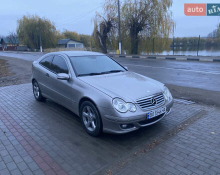 Серый Мерседес Ц-Класс, объемом двигателя 2.2 л и пробегом 257 тыс. км за 5999 $, фото 1 на Automoto.ua