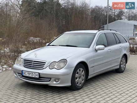 Мерседес Ц-Класс 2005 в Львове на Automoto.ua Серый Мерседес Ц-Класс, объемом двигателя 2.2 л и пробегом 397 тыс. км за 5300 $, фото 1 на Automoto.ua