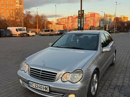 Серый Мерседес Ц-Класс, объемом двигателя 2.2 л и пробегом 287 тыс. км за 7500 $, фото 1 на Automoto.ua