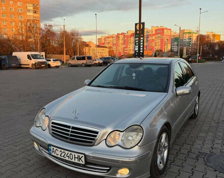 Серый Мерседес Ц-Класс, объемом двигателя 2.2 л и пробегом 287 тыс. км за 7500 $, фото 1 на Automoto.ua