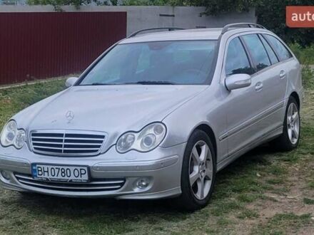 Мерседес Ц-Класс 2005 в Одессе на Automoto.ua Серый Мерседес Ц-Класс, объемом двигателя 2.2 л и пробегом 207 тыс. км за 7200 $, фото 1 на Automoto.ua