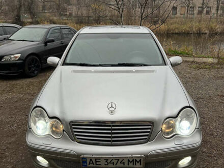 Серый Мерседес Ц-Класс, объемом двигателя 1.8 л и пробегом 263 тыс. км за 7600 $, фото 1 на Automoto.ua