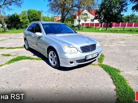 Сірий Мерседес Ц-Клас, об'ємом двигуна 1.8 л та пробігом 400 тис. км за 4500 $, фото 1 на Automoto.ua