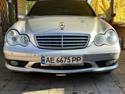 Мерседес Ц-Клас 2005 у Харкові на Automoto.ua Сірий Мерседес Ц-Клас, об'ємом двигуна 1.8 л та пробігом 231 тис. км за 6000 $, фото 1 на Automoto.ua