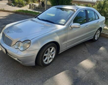 Серый Мерседес Ц-Класс, объемом двигателя 2.1 л и пробегом 300 тыс. км за 7555 $, фото 1 на Automoto.ua