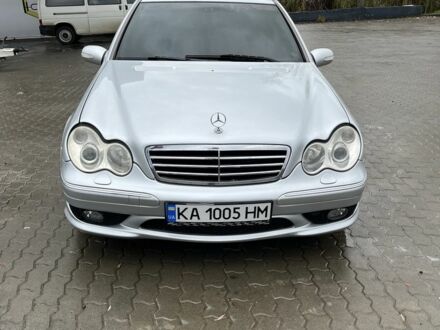 Серый Мерседес Ц-Класс, объемом двигателя 2.5 л и пробегом 414 тыс. км за 6000 $, фото 1 на Automoto.ua