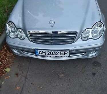 Серый Мерседес Ц-Класс, объемом двигателя 1.8 л и пробегом 160 тыс. км за 7000 $, фото 1 на Automoto.ua