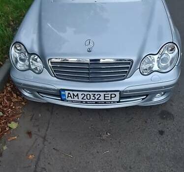 Серый Мерседес Ц-Класс, объемом двигателя 1.8 л и пробегом 160 тыс. км за 7000 $, фото 1 на Automoto.ua