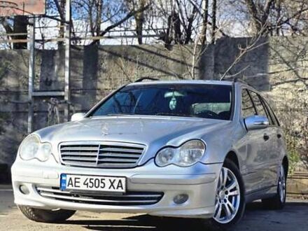 Серый Мерседес Ц-Класс, объемом двигателя 2.15 л и пробегом 310 тыс. км за 5000 $, фото 1 на Automoto.ua