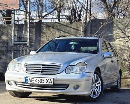 Серый Мерседес Ц-Класс, объемом двигателя 2.15 л и пробегом 310 тыс. км за 5000 $, фото 1 на Automoto.ua