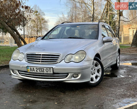 Сірий Мерседес Ц-Клас, об'ємом двигуна 2.2 л та пробігом 258 тис. км за 4600 $, фото 1 на Automoto.ua