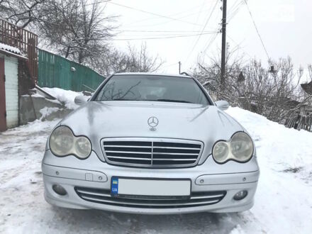 Мерседес Ц-Класс 2006 в Черкассах на Automoto.ua Серый Мерседес Ц-Класс, объемом двигателя 2.2 л и пробегом 244 тыс. км за 6350 $, фото 1 на Automoto.ua