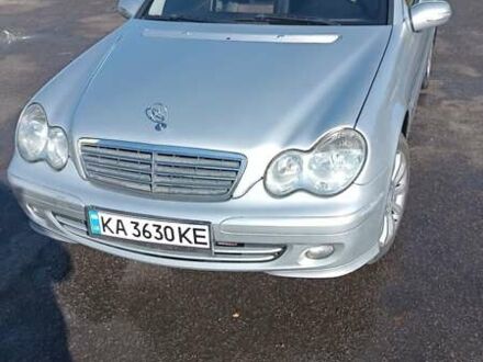 Мерседес Ц-Класс 2006 в Лубнах на Automoto.ua Серый Мерседес Ц-Класс, объемом двигателя 1.8 л и пробегом 300 тыс. км за 7200 $, фото 1 на Automoto.ua