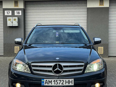 Мерседес Ц-Класс 2007 в Житомире на Automoto.ua Серый Мерседес Ц-Класс, объемом двигателя 2.15 л и пробегом 320 тыс. км за 8200 $, фото 1 на Automoto.ua