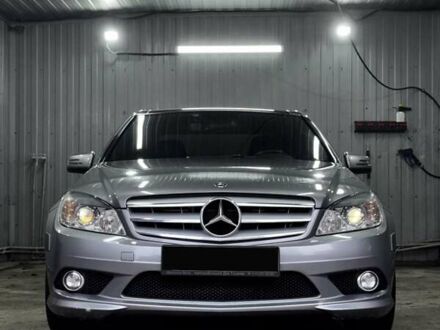 Серый Мерседес Ц-Класс, объемом двигателя 3 л и пробегом 99 тыс. км за 14800 $, фото 1 на Automoto.ua