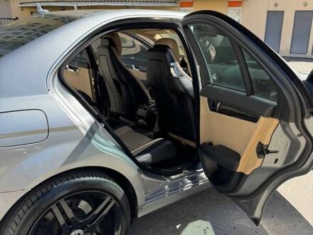 Серый Мерседес Ц-Класс, объемом двигателя 1.8 л и пробегом 270 тыс. км за 8000 $, фото 1 на Automoto.ua