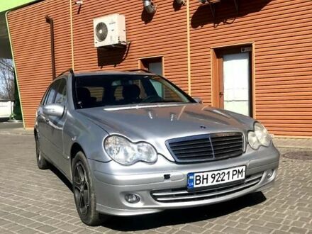 Серый Мерседес Ц-Класс, объемом двигателя 2.2 л и пробегом 250 тыс. км за 6500 $, фото 1 на Automoto.ua
