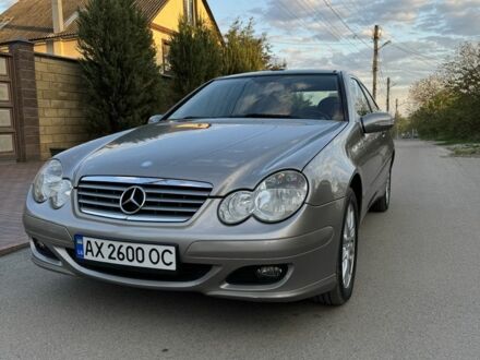Мерседес Ц-Клас 2007 у Харкові на Automoto.ua Сірий Мерседес Ц-Клас, об'ємом двигуна 2.1 л та пробігом 190 тис. км за 7200 $, фото 1 на Automoto.ua