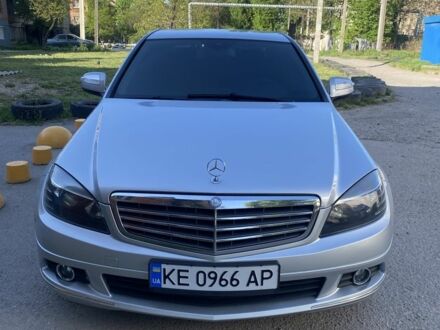 Мерседес Ц-Клас 2007 у Кривому Розі на Automoto.ua Сірий Мерседес Ц-Клас, об'ємом двигуна 2.2 л та пробігом 320 тис. км за 8900 $, фото 1 на Automoto.ua