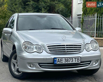 Сірий Мерседес Ц-Клас, об'ємом двигуна 1.8 л та пробігом 215 тис. км за 7200 $, фото 1 на Automoto.ua
