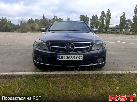 Сірий Мерседес Ц-Клас, об'ємом двигуна 3 л та пробігом 310 тис. км за 8200 $, фото 1 на Automoto.ua