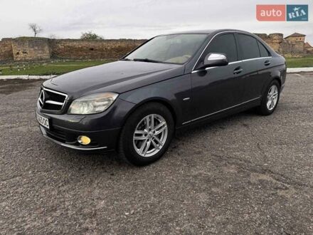 Сірий Мерседес Ц-Клас, об'ємом двигуна 3 л та пробігом 300 тис. км за 11000 $, фото 1 на Automoto.ua