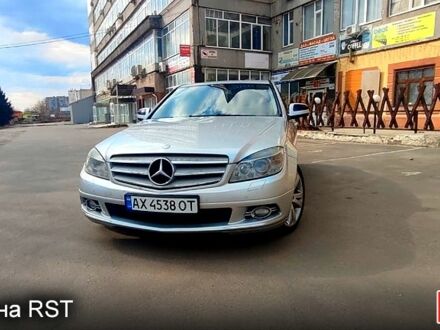 Серый Мерседес Ц-Класс, объемом двигателя 3 л и пробегом 304 тыс. км за 7500 $, фото 1 на Automoto.ua