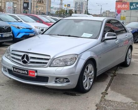 Сірий Мерседес Ц-Клас, об'ємом двигуна 3 л та пробігом 305 тис. км за 8690 $, фото 1 на Automoto.ua