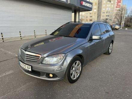 Серый Мерседес Ц-Класс, объемом двигателя 2.5 л и пробегом 315 тыс. км за 7000 $, фото 1 на Automoto.ua