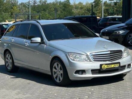 Мерседес Ц-Класс 2008 в Черновцах на Automoto.ua Серый Мерседес Ц-Класс, объемом двигателя 2.2 л и пробегом 327 тыс. км за 8300 $, фото 1 на Automoto.ua