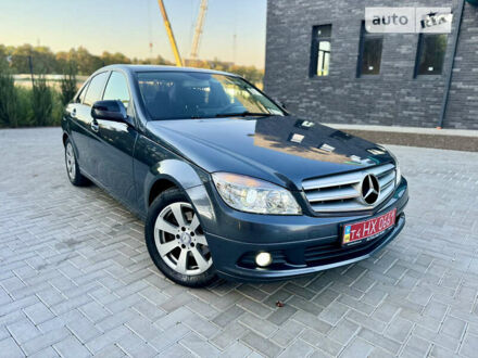 Серый Мерседес Ц-Класс, объемом двигателя 2.15 л и пробегом 300 тыс. км за 10800 $, фото 1 на Automoto.ua